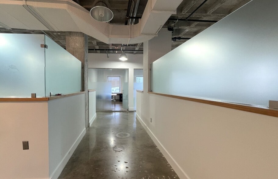 More Photos Of 401-407 Lincoln Rd, Miami Beach Office For Lease