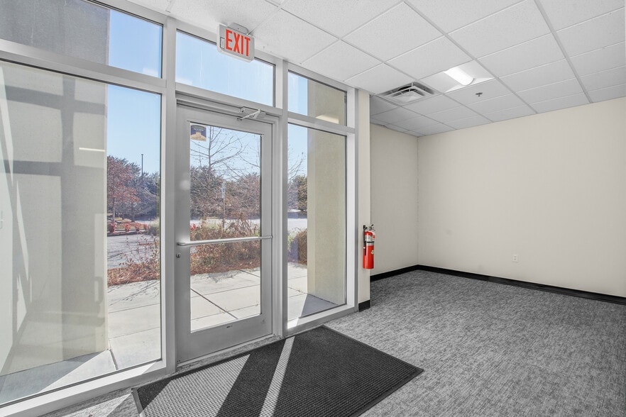 More Photos Of 2310 Charleston Regional Pky, Charleston Distribution For Lease