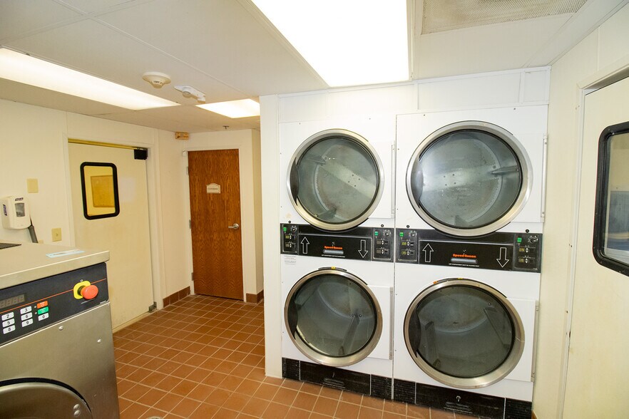 More Photos Of 224 E Central Ave, Andover Rehabilitation Center For Sale