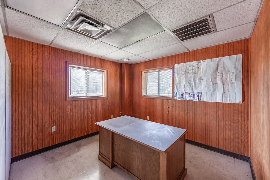 More Photos Of 823 Whitehall St, Jackson Warehouse For Sale