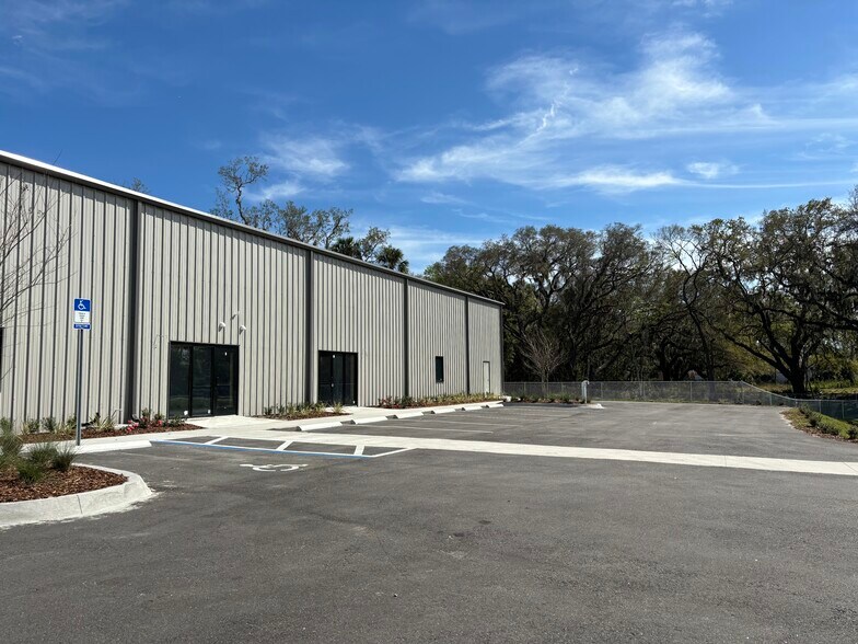 More Photos Of 2995 Mayport Rd, Jacksonville Manufacturing For Sale