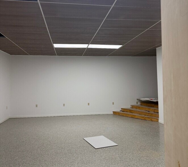 More Photos Of 930 Oriskany St, Utica Storefront Retail Office For Lease