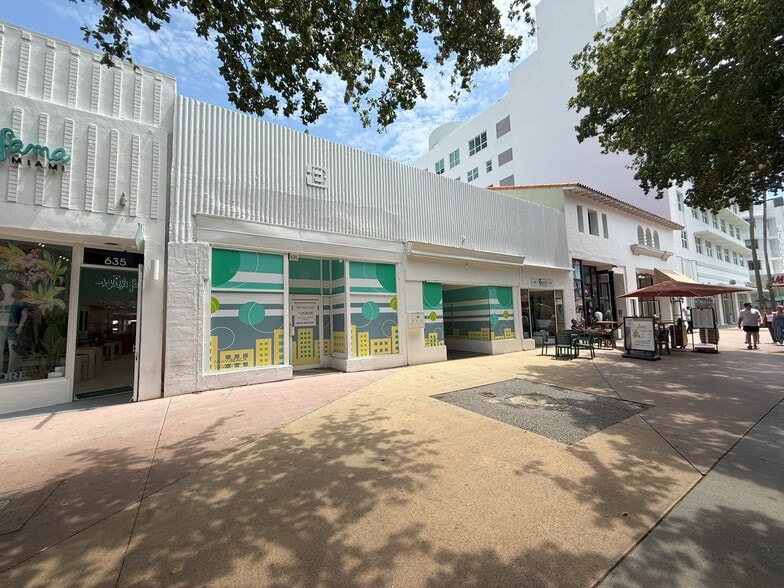 More Photos Of 625-631 Lincoln Rd, Miami Beach Storefront For Lease