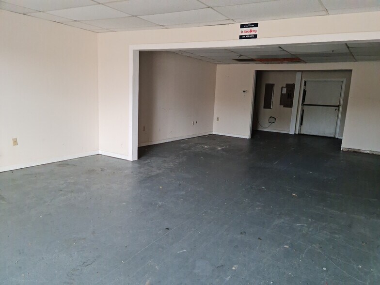 More Photos Of 24 Ila Rd, Commerce Unknown For Lease