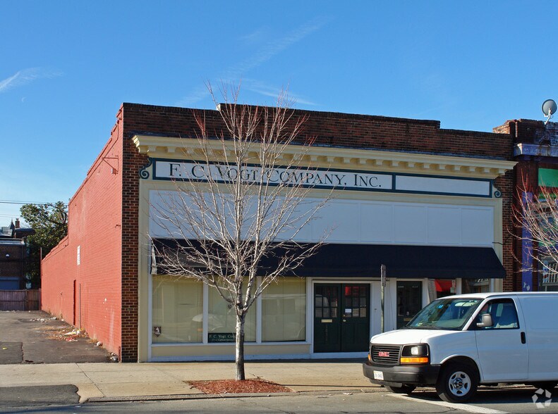 More Photos Of 1831-1833 W Broad St, Richmond Storefront For Lease
