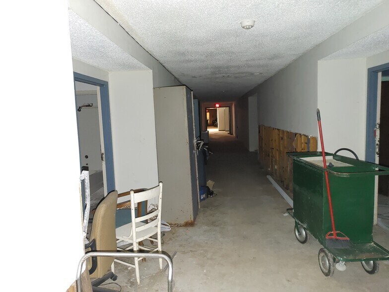 More Photos Of 300 S 3rd, Quincy Hotel For Sale