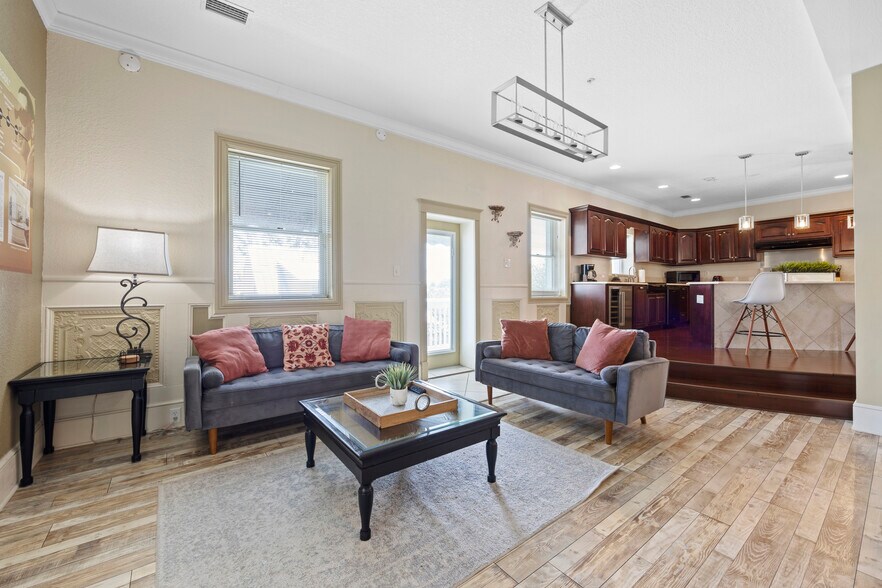 More Photos Of 92 Washington St, Saint Augustine Specialty For Sale