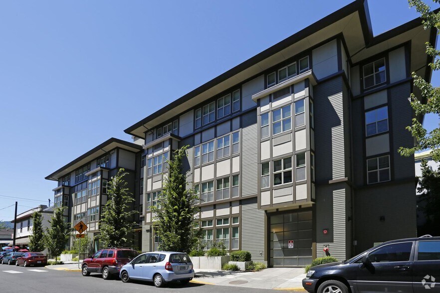 More Photos Of 1650 NW 23rd Ave, Portland Apartments For Lease