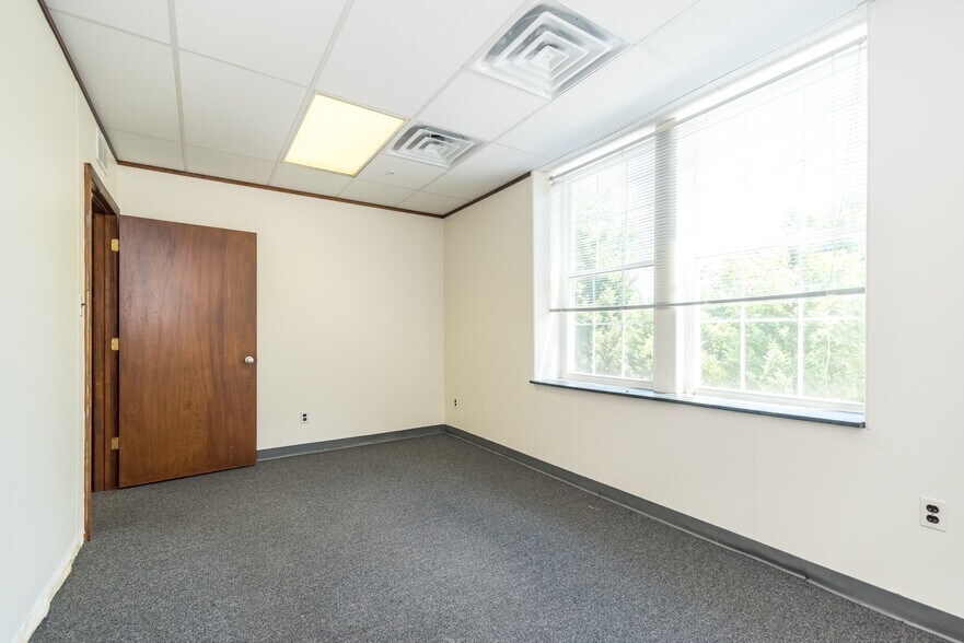 More Photos Of 11 Davis Rd, Phoenixville Apartments For Lease