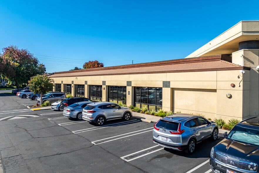 More Photos Of 3340 Tully Rd, Modesto Unknown For Lease