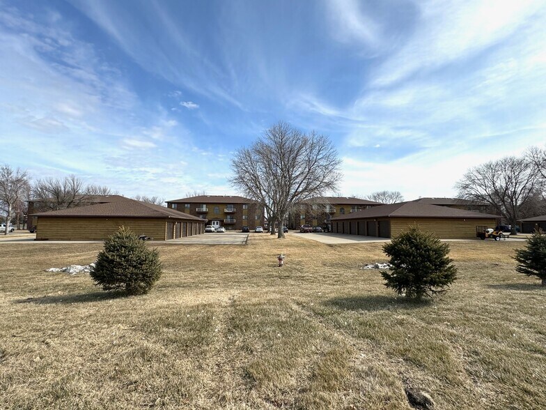 More Photos Of 2021 N Kimball St, Mitchell Apartments For Sale