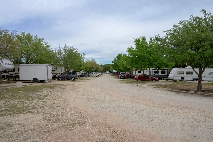 More Photos Of 8666 Nolan Loop, Belton Trailer Camper Park For Sale