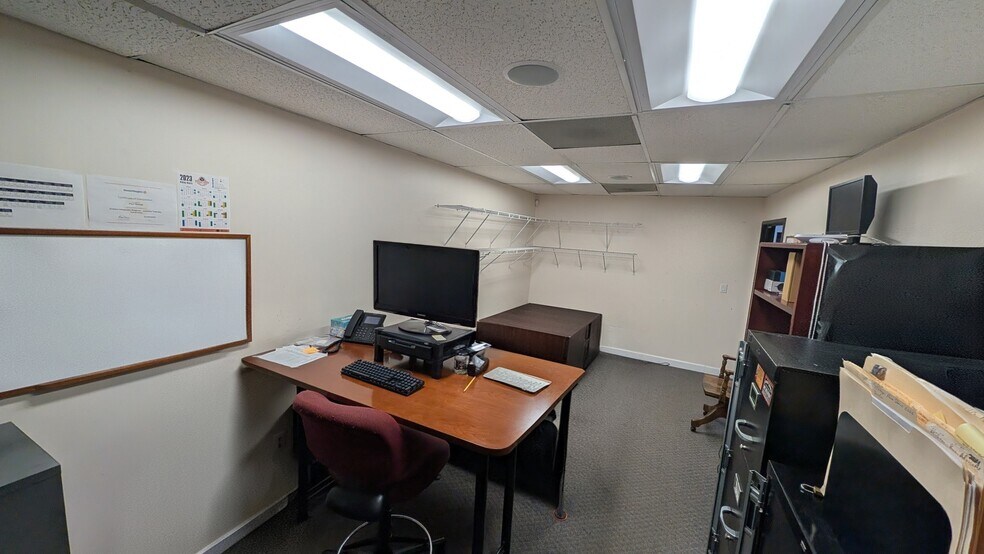 More Photos Of 3250 Old Farm Ln, Commerce Township Warehouse For Lease