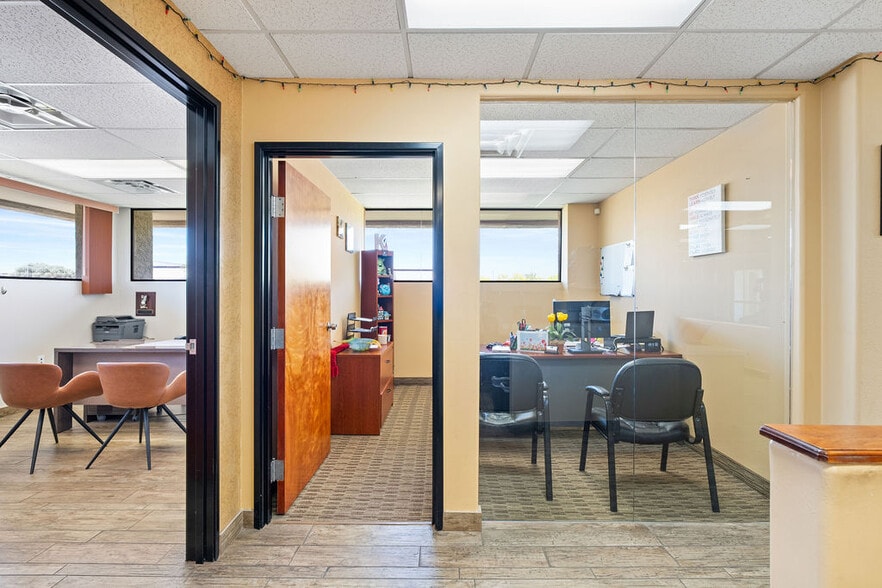 More Photos Of 1955 E Broadway Rd, Tempe Office For Sale