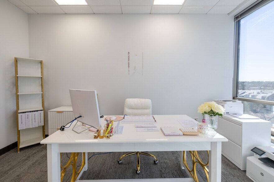 More Photos Of 8400 E Crescent Pky, Greenwood Village Coworking Space