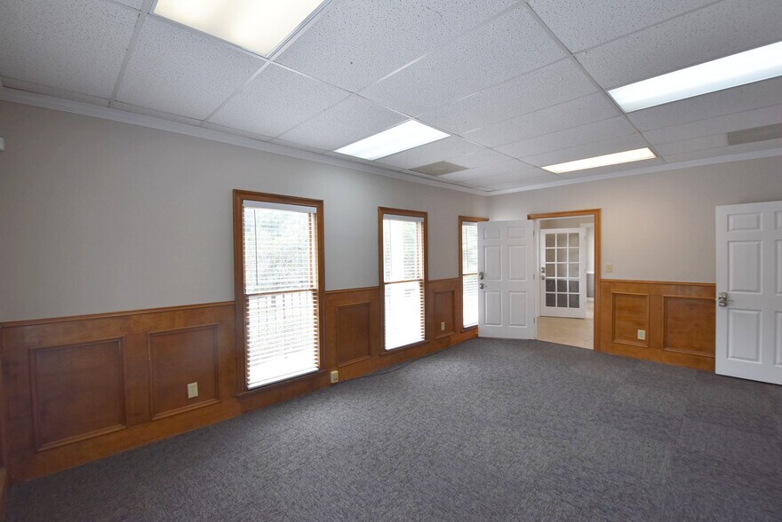 More Photos Of 116 Peachtree Ct, Peachtree City Medical For Lease