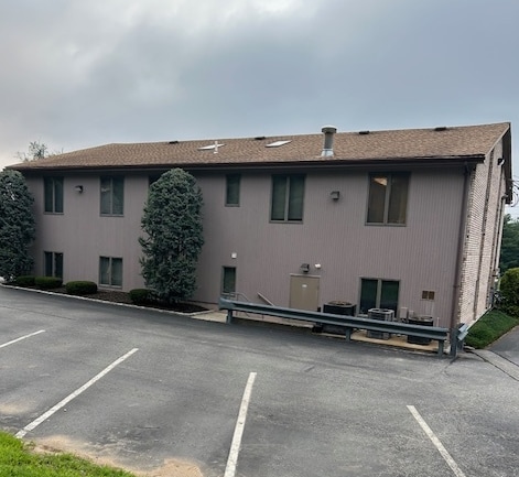 More Photos Of 1308 Atwood Ave, Johnston Office For Lease