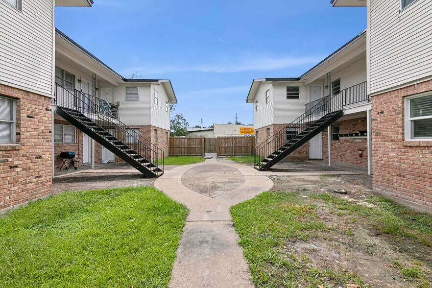 More Photos Of 2575 Primrose St, Beaumont Apartments For Sale