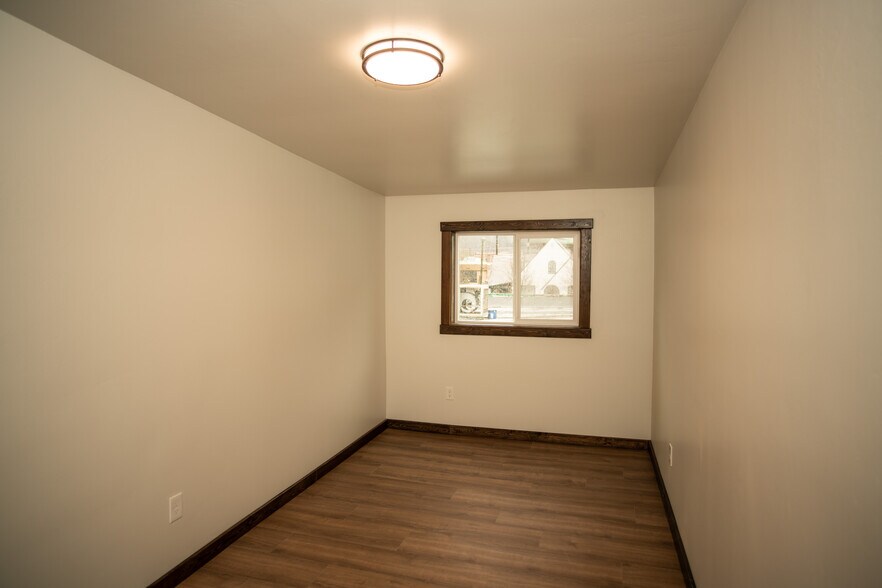 More Photos Of 152 Johnson Ave, Orofino Bar For Sale