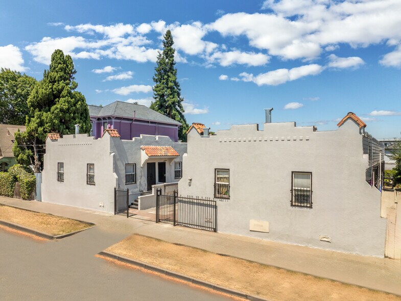 More Photos Of 1701 27th Ave, Oakland Apartments For Sale