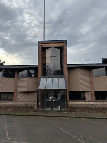 More Photos Of 11600 SW Shilo Ln, Portland Office For Sale