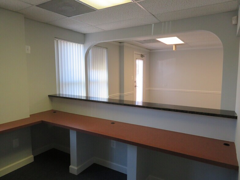 More Photos Of 19719 Executive Park Cir, Germantown Medical For Lease