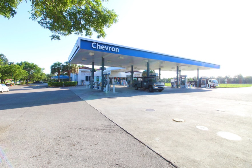 More Photos Of 8881 Pembroke Rd, Pembroke Pines Service Station For Sale