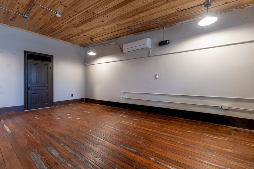 More Photos Of 221 Main St, Fort Mill Office For Lease