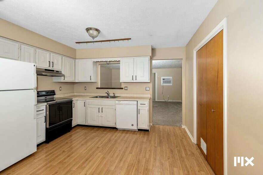 More Photos Of 2535 7th St, Shelbyville Apartments For Sale
