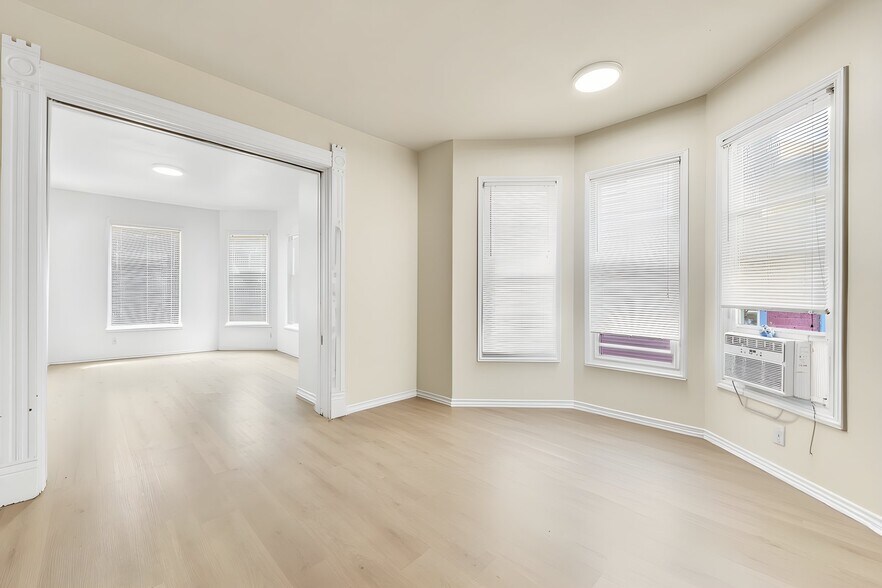 More Photos Of 1925 SE Alder St, Portland Apartments For Sale