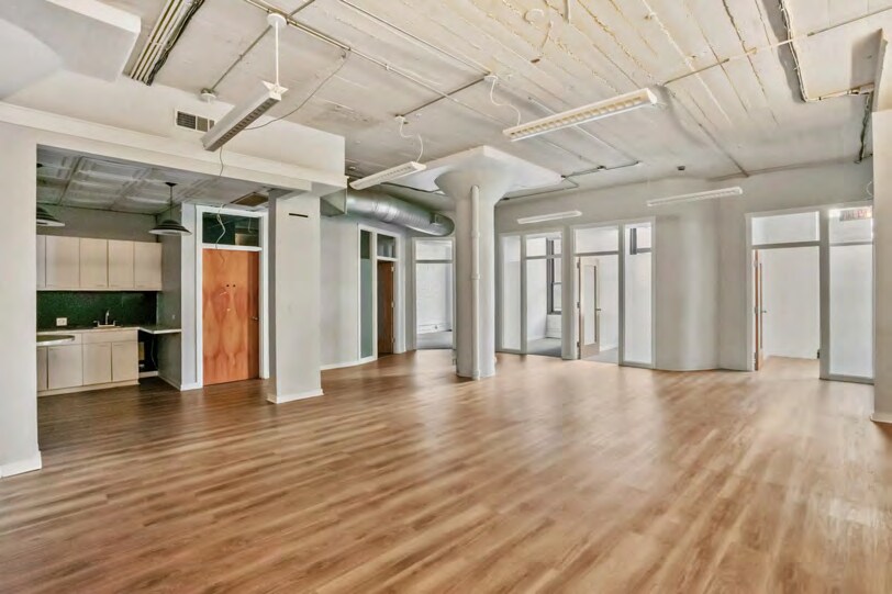More Photos Of 222 W Ontario St, Chicago Loft Creative Space For Sale