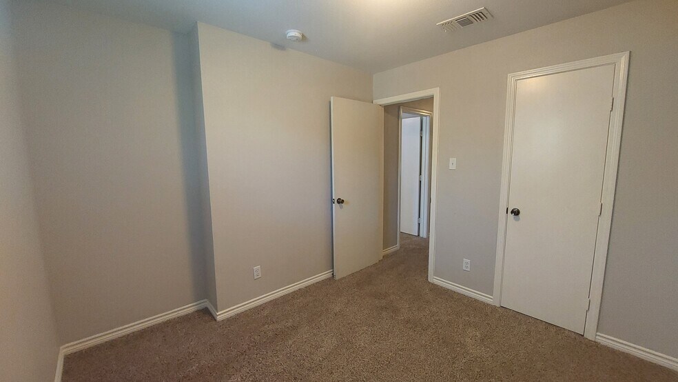 More Photos Of 7810 Kingsbury Wood, San Antonio Multifamily For Sale