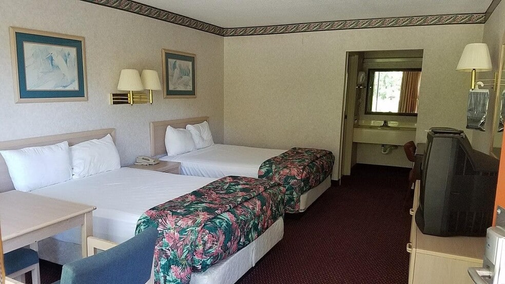 More Photos Of 852374 US Highway 17, Yulee Hotel For Sale