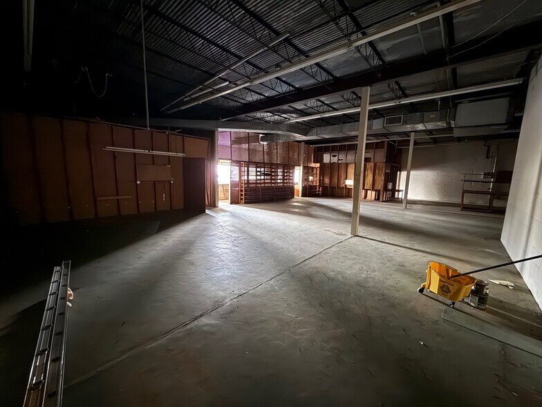 More Photos Of 437 S Babcock St, Melbourne General Retail For Sale