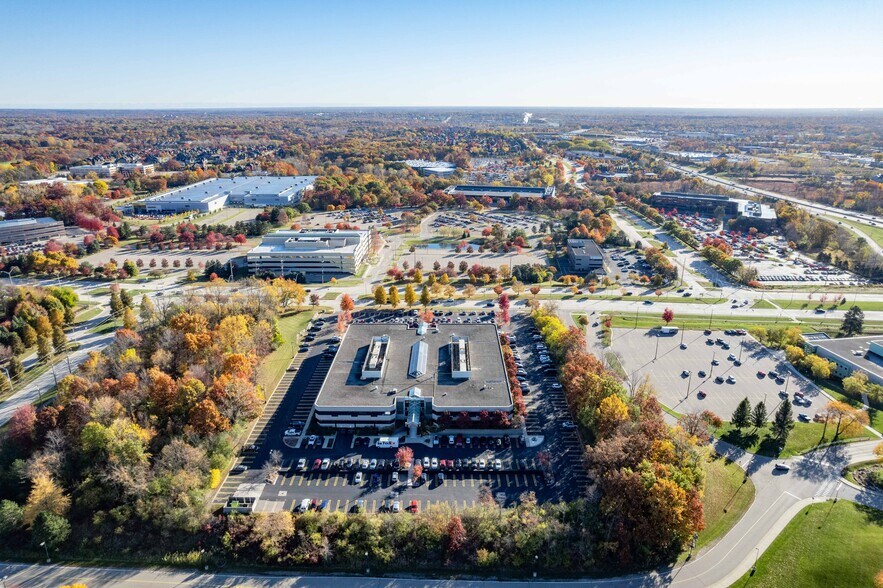 More Photos Of 691 N Squirrel Rd, Auburn Hills Office For Lease