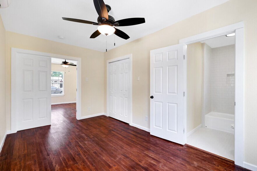 More Photos Of 834 W Russell Pl, San Antonio Apartments For Sale