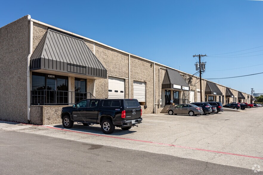 Primary Photo Of 4301-4321 Lindbergh Dr, Addison Industrial For Sale