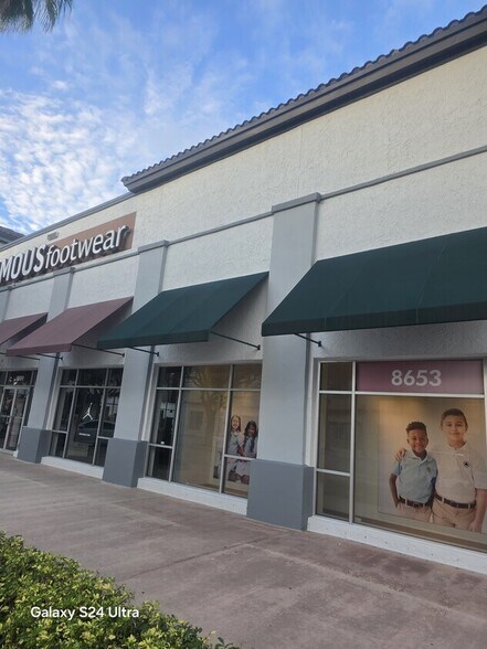 More Photos Of 8651-8665 SW 124th Ave, Miami Restaurant For Lease