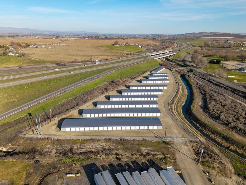 More Photos Of 1223 Bailey Ave, Granger Specialty For Sale