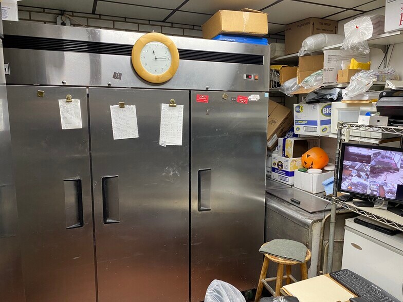 More Photos Of 3825 147th St, Midlothian Restaurant For Sale