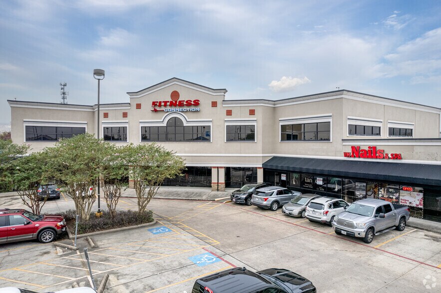 More Photos Of 5003-5075 Garth Rd, Baytown Unknown For Lease
