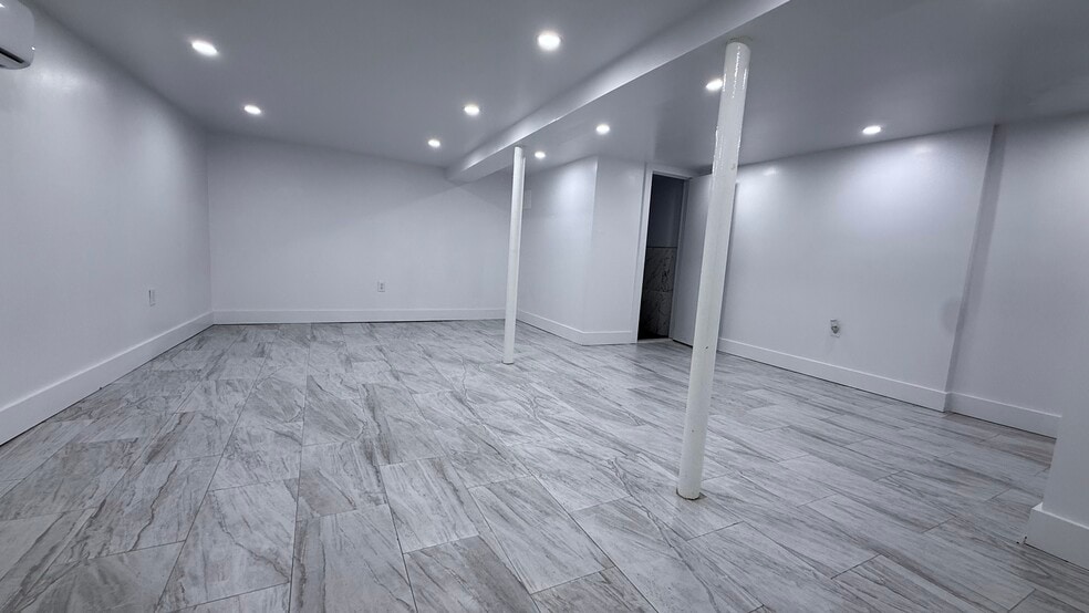 More Photos Of 11464 Merrick Blvd, Jamaica Storefront Retail Residential For Lease