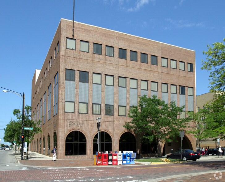 More Photos Of 330 S Washington Sq, Lansing Office For Sale