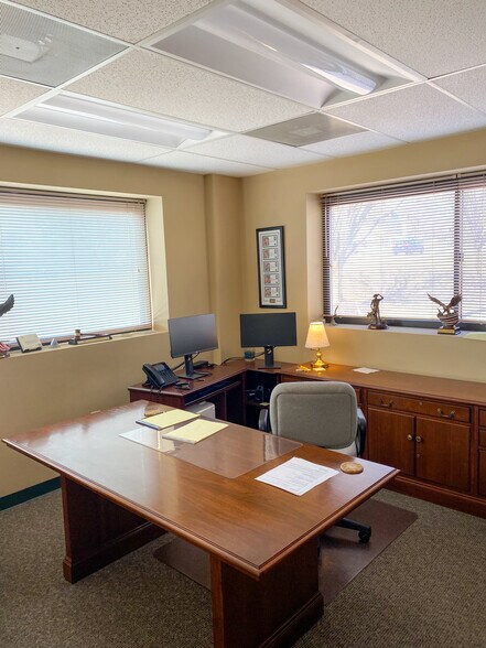 More Photos Of 26005 Ridge Rd, Damascus Medical For Lease