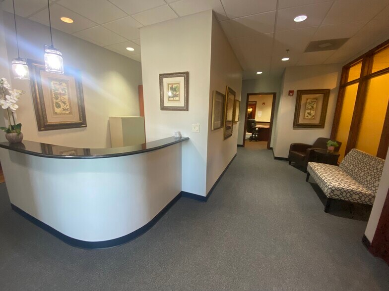 More Photos Of 123 W Washington St, Oswego Office For Lease