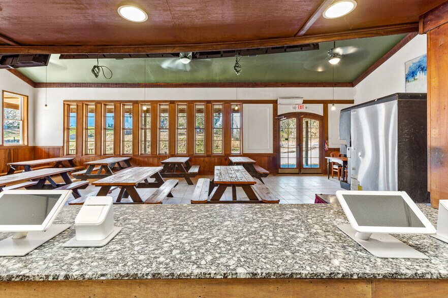 More Photos Of 4840 Strauss Ave, Indian Head Restaurant For Lease