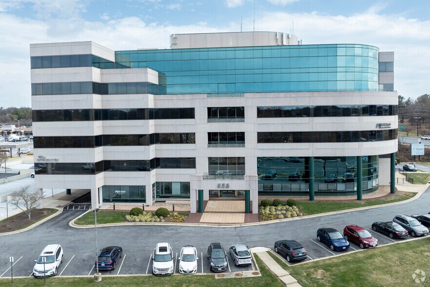 More Photos Of 555 Quince Orchard Rd, Gaithersburg Office For Lease