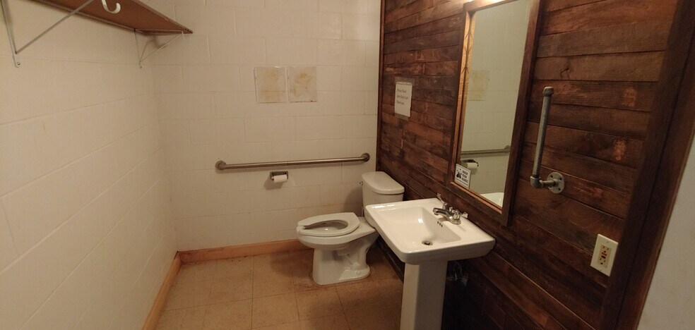 More Photos Of 4005 Madison Ave, Indianapolis Freestanding For Lease