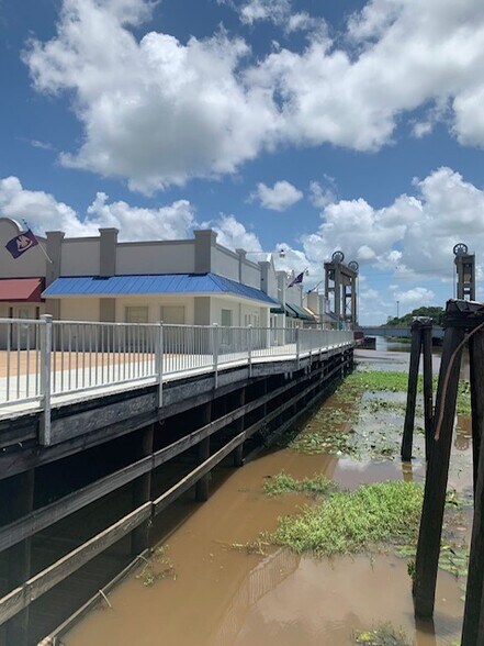 More Photos Of 100-225 N Lewis St, New Iberia Unknown For Lease