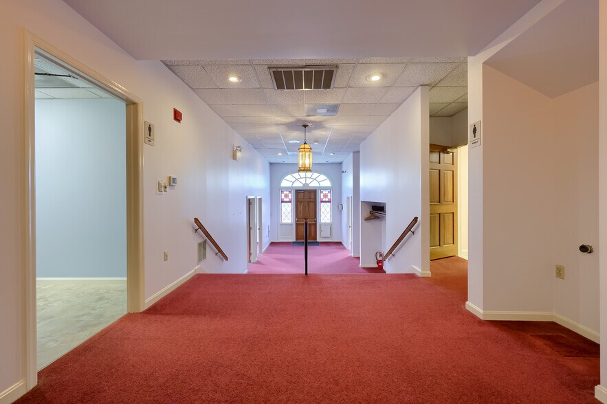 More Photos Of 9 Marietta Ave, Mount Joy Loft Creative Space For Lease